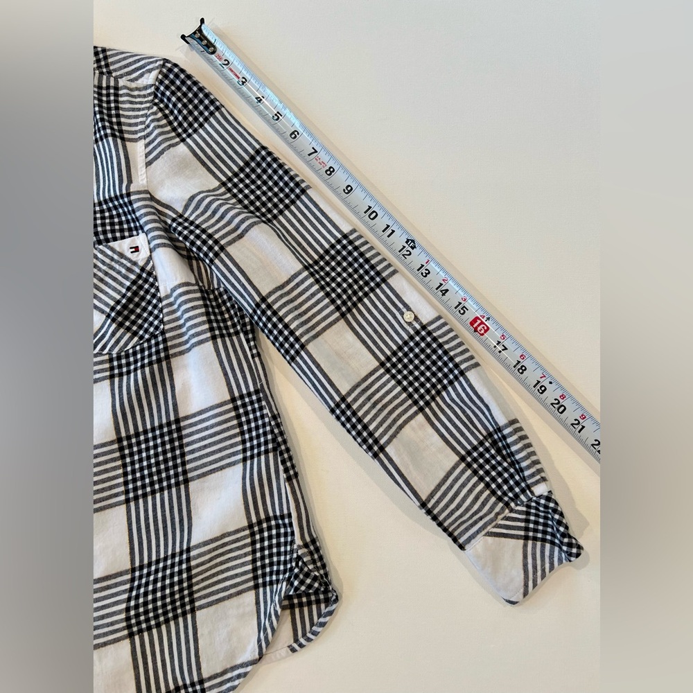 Tommy Hilfiger Plaid Flannel Metallic Stitch Button Down Logo Black White - Picture 8 of 14